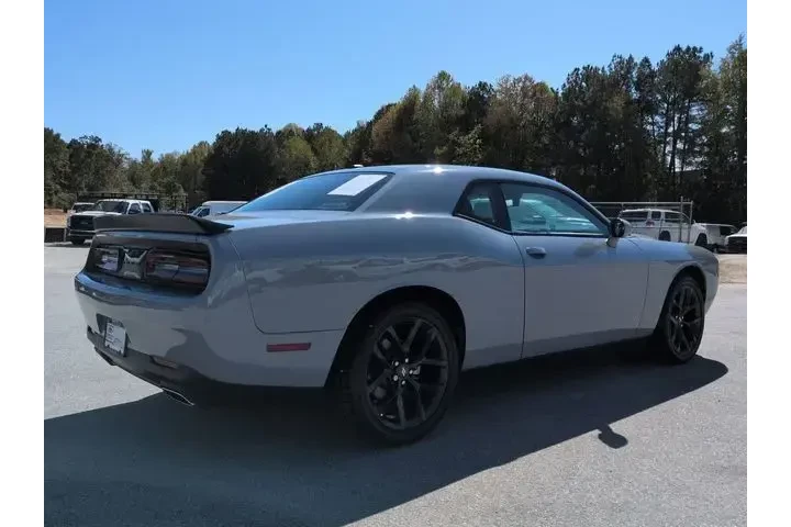 $24400 : Dodge Challenger 2021 SXT 2d image 4