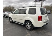 $11995 : 2015 Pilot Touring 2WD 5-Spd thumbnail