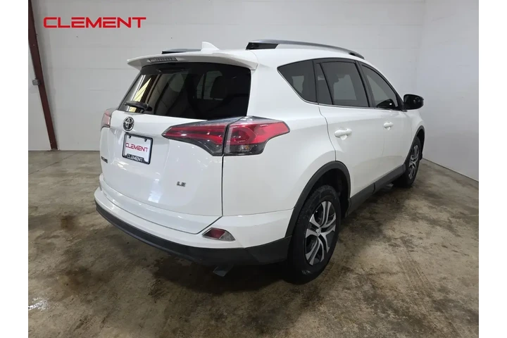 $17500 : Toyota RAV4 2018 LE 4dr SUV image 6