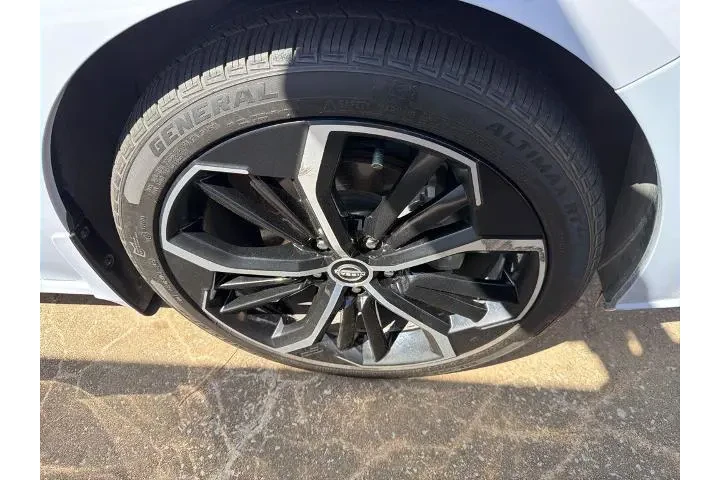 $22647 : Nissan Altima 2024 2.5 SR 4d image 8