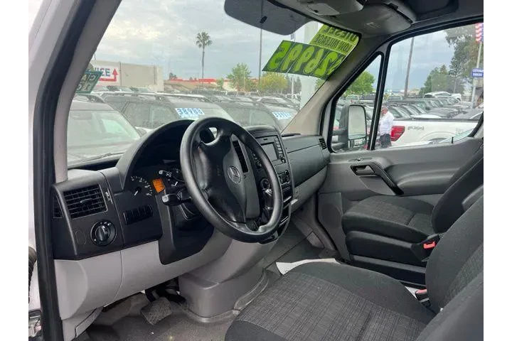$27988 : Mercedes-Benz Sprinter 2016 image 7