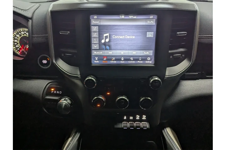 $31997 : Ram 1500 2021 4x2 Laramie 4d image 9