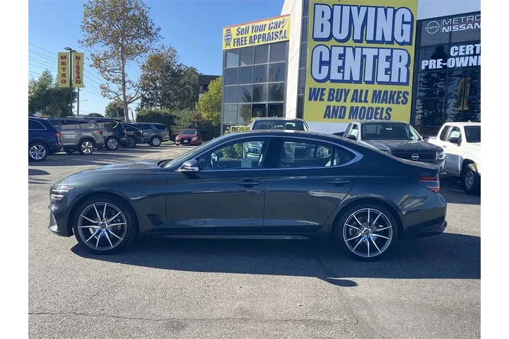 $23995 : Genesis G70 2023 2.0T 4dr Se image 6