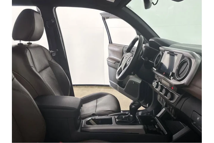 $33689 : Silver Certified2019 TACOMA L image 5