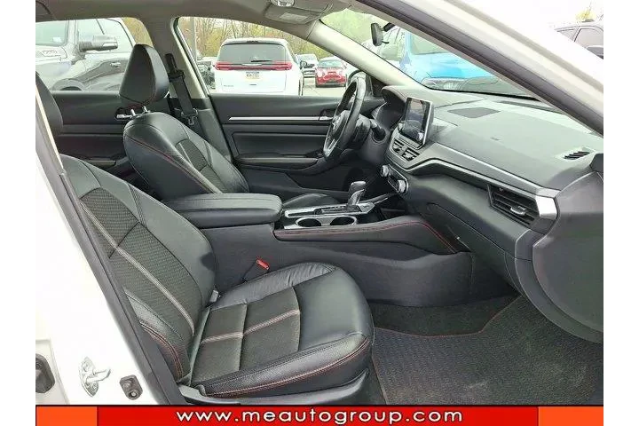 $21787 : Nissan Altima 2024 2.5 SR 4d image 10