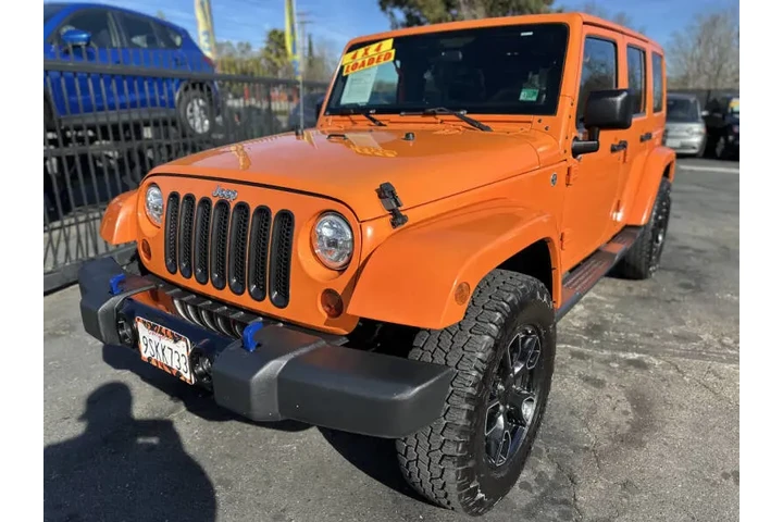 $12995 : 2012 Wrangler Unlimited Sahara image 3