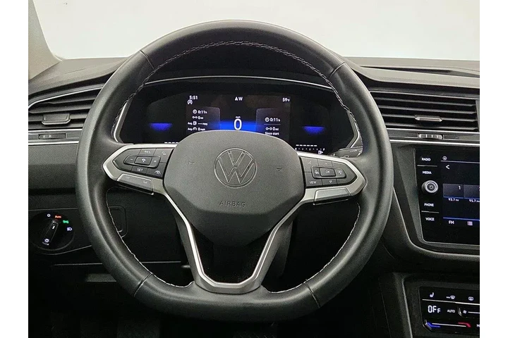 $22998 : Volkswagen Tiguan 2024 SE 4d image 10