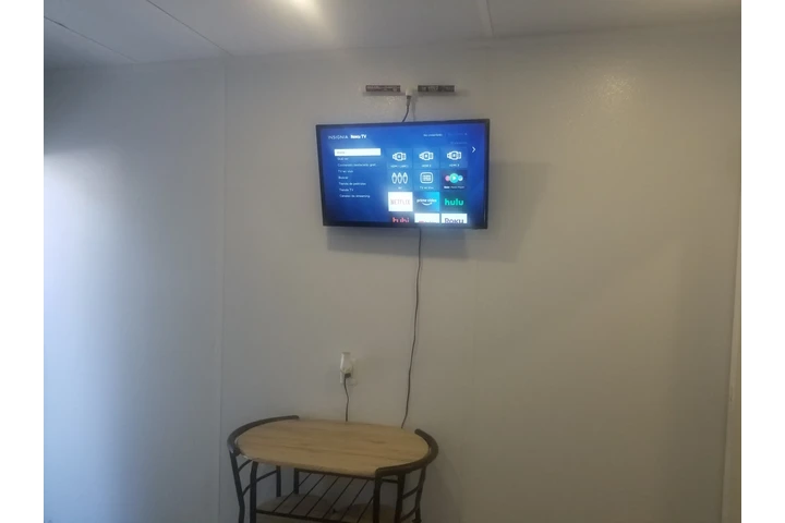 $1000 : EFFICENCE miami gardens image 3