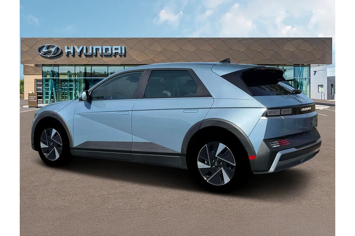 $32543 : Hyundai IONIQ 5 2026 SE 4dr image 4