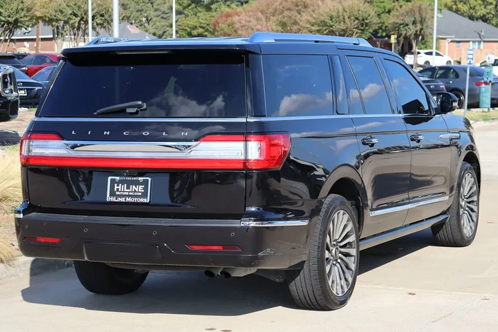 $39998 : 2019 Navigator L Reserve image 10
