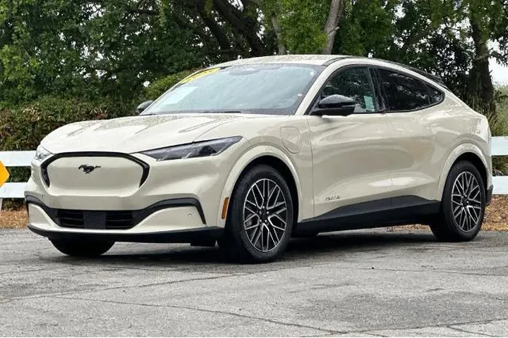 $39745 : Ford Mustang Mach-E 2025 AWD image 9