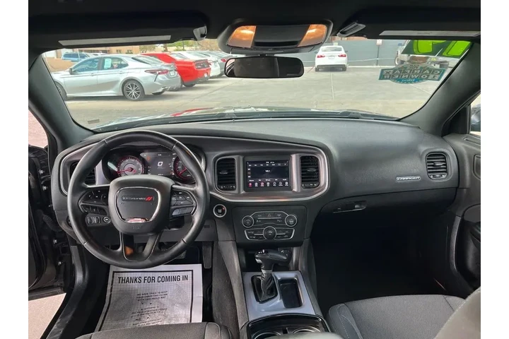 2019 Charger SXT image 9