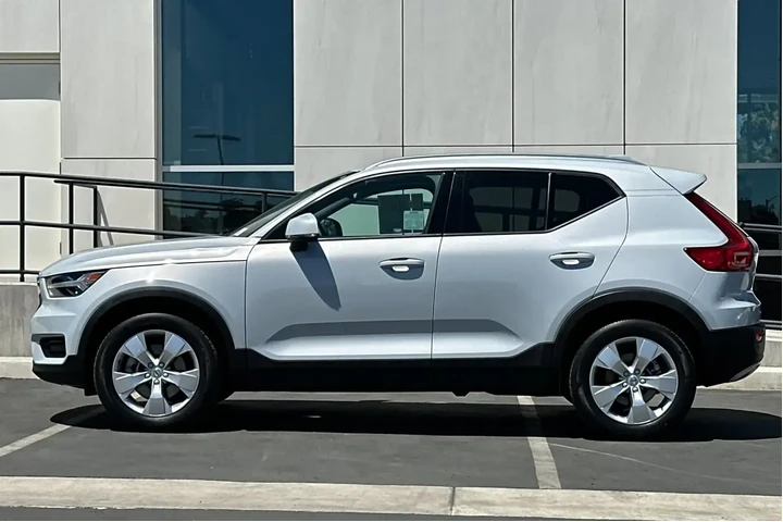 $24900 : Volvo XC40 2022 AWD T5 Momen image 6