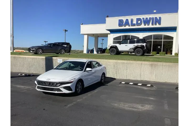 $23950 : Hyundai ELANTRA 2025 SE 4dr image 3