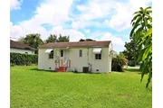 $1050 : Charming 3-bedroom home thumbnail