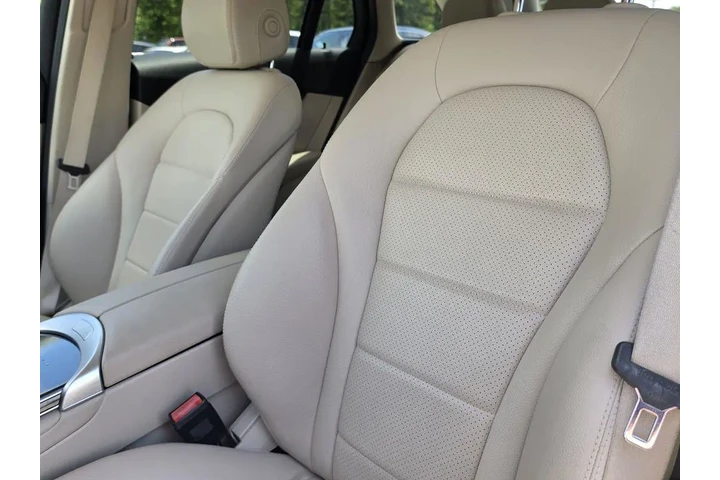 $31900 : Mercedes-Benz GLC 2022 GLC 3 image 9