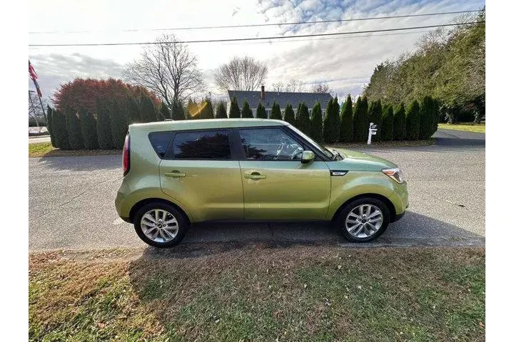 $5495 : Kia Soul 2017 + 4dr Crossove image 5