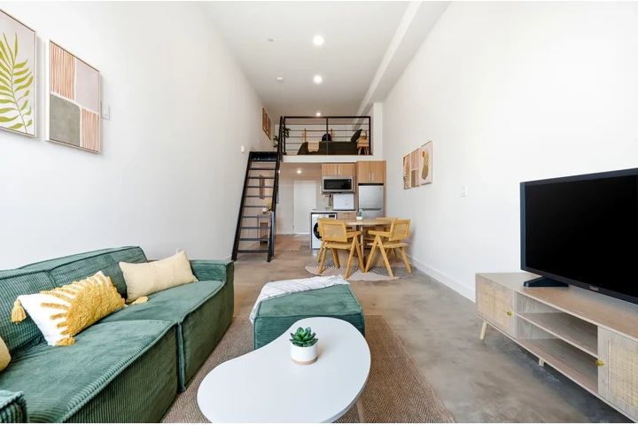 $1495 : Estudio Loft en LA image 2