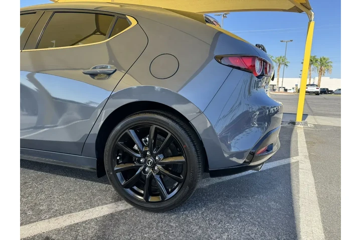 $23999 : Mazda Mazda3 Hatchback 2024 image 8