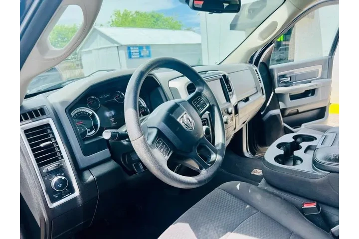 $16995 : 2019 RAM 1500 Classic Tradesm image 7