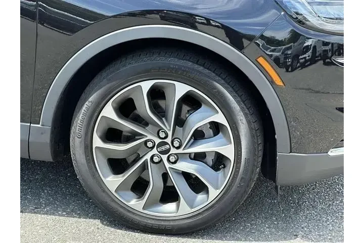 $34555 : Lincoln Nautilus 2022 AWD Re image 7