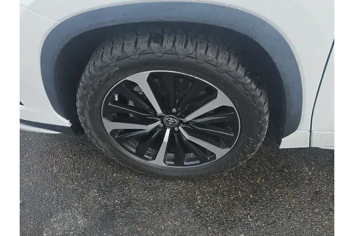 $33000 : Toyota Highlander 2022 AWD X image 3