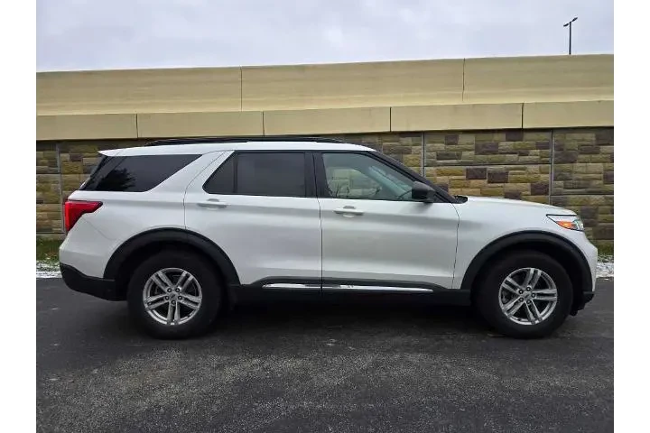 $18950 : Ford Explorer 2021 AWD XLT 4 image 3