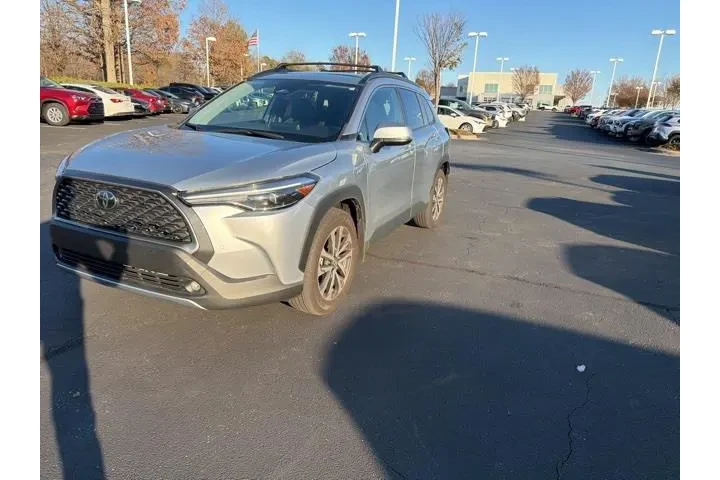 $26120 : Toyota Corolla Cross 2023 AW image 3