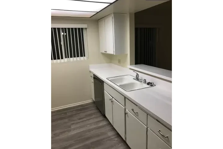 $1100 : Vivienda cómoda en Burbank CA image 9