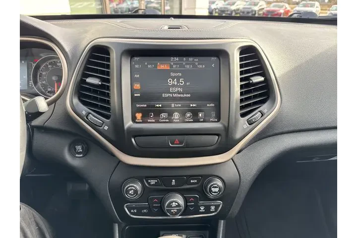 $8893 : Pre-Owned 2016 Cherokee 75th image 7