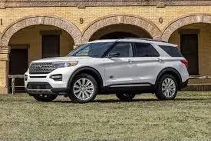 $27943 : Ford Explorer 2023 XLT 4dr S image 1