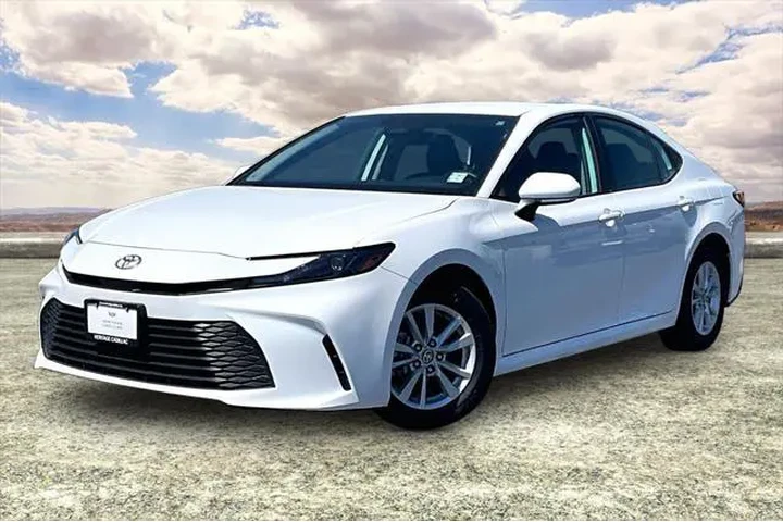 $23991 : Toyota Camry 2025 SE 4dr Sed image 3