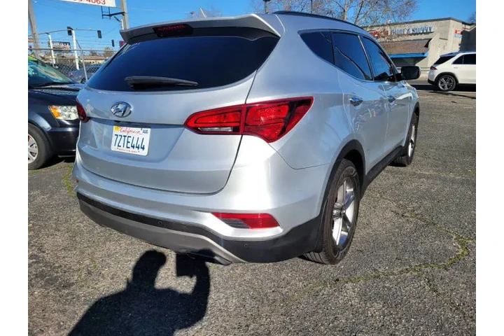 $9700 : 2017 Santa Fe Sport 2.4L image 4