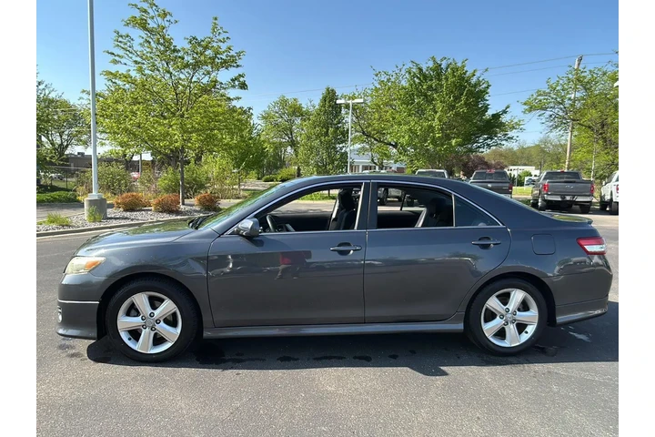 $15299 : 2011 Camry SE image 5