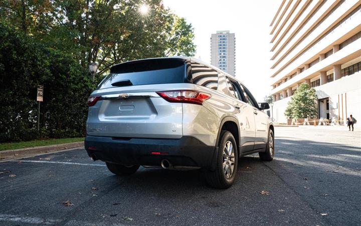 $18000 : 2018 CHEVROLET TRAVERSE image 4