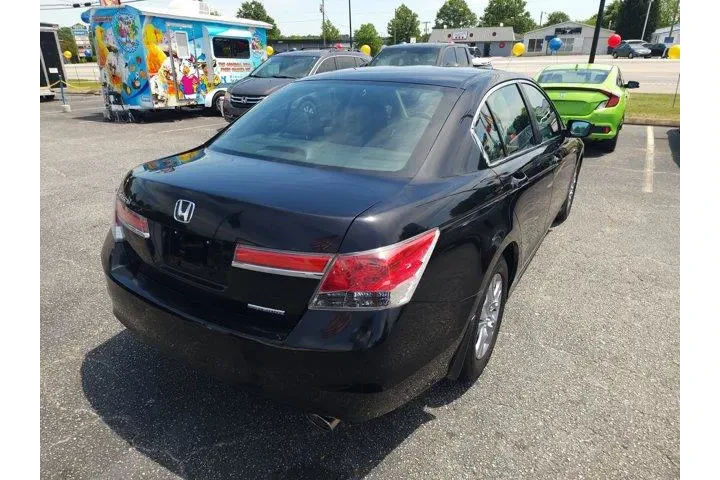 $14951 : Honda Accord 2012 SE 4dr Sed image 4