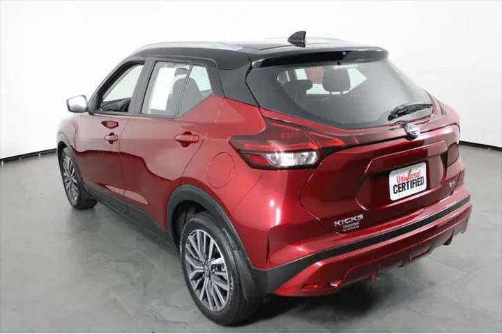 $17246 : Nissan Kicks 2023 SV 4dr Cro image 4