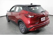 $17246 : Nissan Kicks 2023 SV 4dr Cro thumbnail