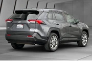 $24500 : Toyota RAV4 2019 AWD XLE Pre thumbnail