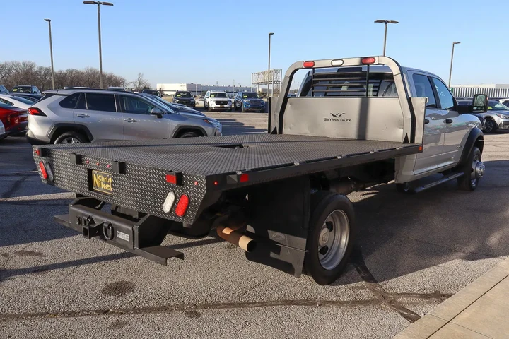 $52988 : 2023 4500 Chassis Cab SLT 4x4 image 4