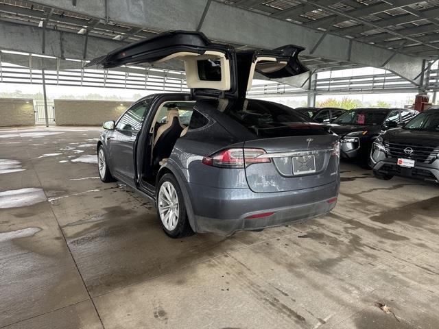 $36399 : PRE-OWNED 2017 TESLA MODEL X image 4