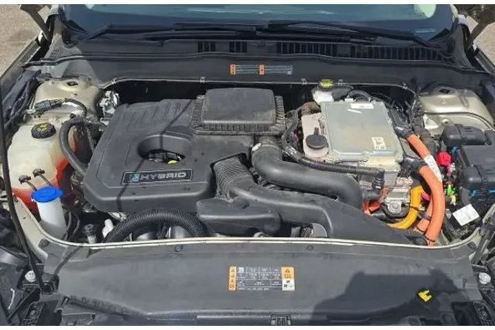 $19900 : Ford Fusion Hybrid 2018 S 4d image 6