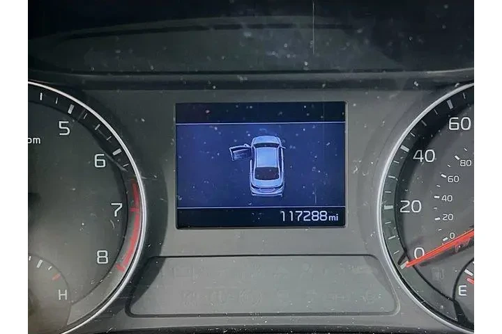 $12975 : Kia Forte 2019 LXS 4dr Sedan image 9