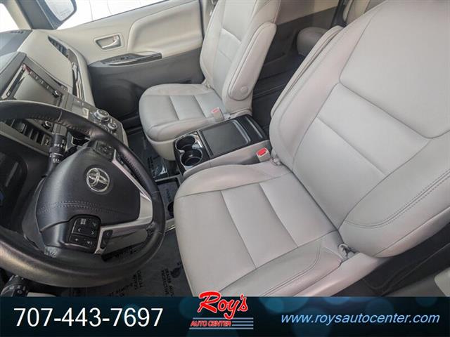$33995 : 2019 Sienna XLE Minivan image 7
