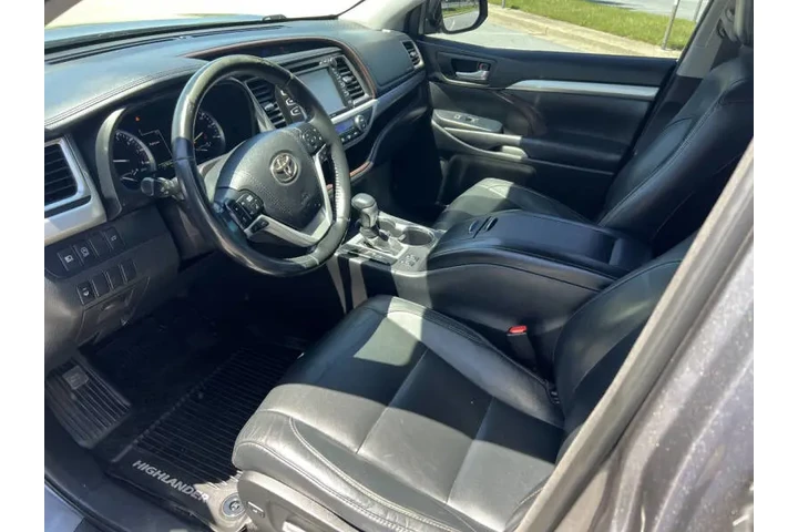 $19900 : 2018 Highlander XLE image 9
