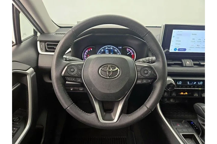 $28998 : Toyota RAV4 2023 XLE 4dr SUV image 10