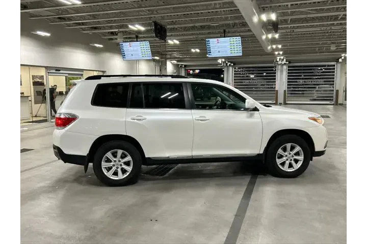 $12884 : Toyota Highlander 2013 AWD S image 10