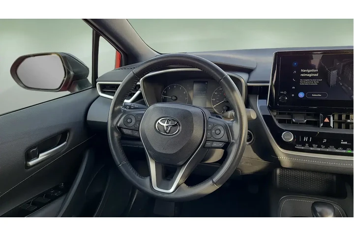 $23949 : Toyota Corolla Hatchback 202 image 10