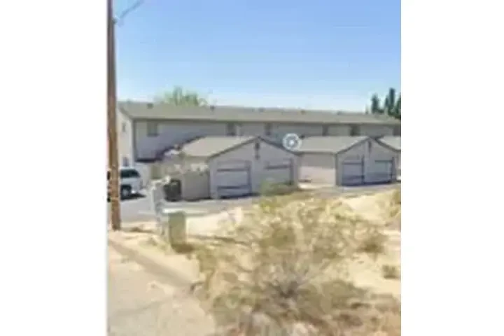 $1595 : APPLE VALLEY/ VICTORVILLE APTO image 1
