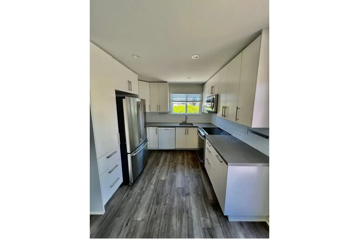 $2000 : Casa totalmente remodelada image 4